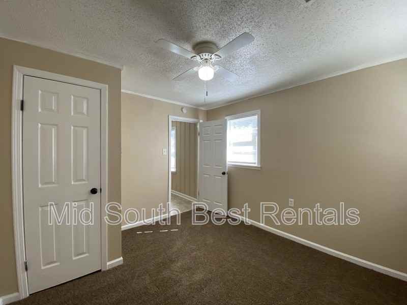 2108 Driftwood Avenue - Photo 5 of 12