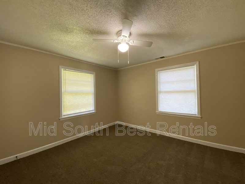 2108 Driftwood Avenue - Photo 6 of 12