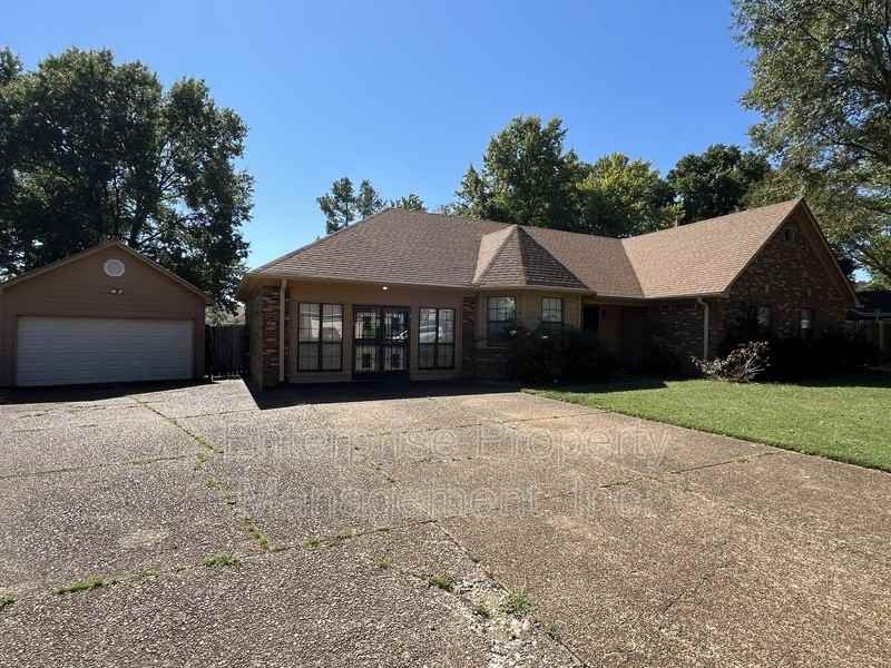 5429 Craigmont Dr - Photo 2 of 24