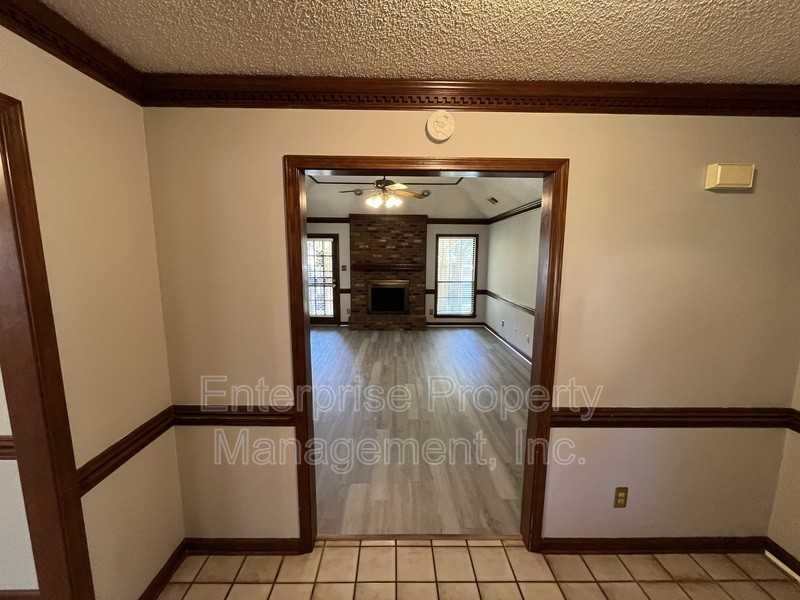 5429 Craigmont Dr - Photo 3 of 24