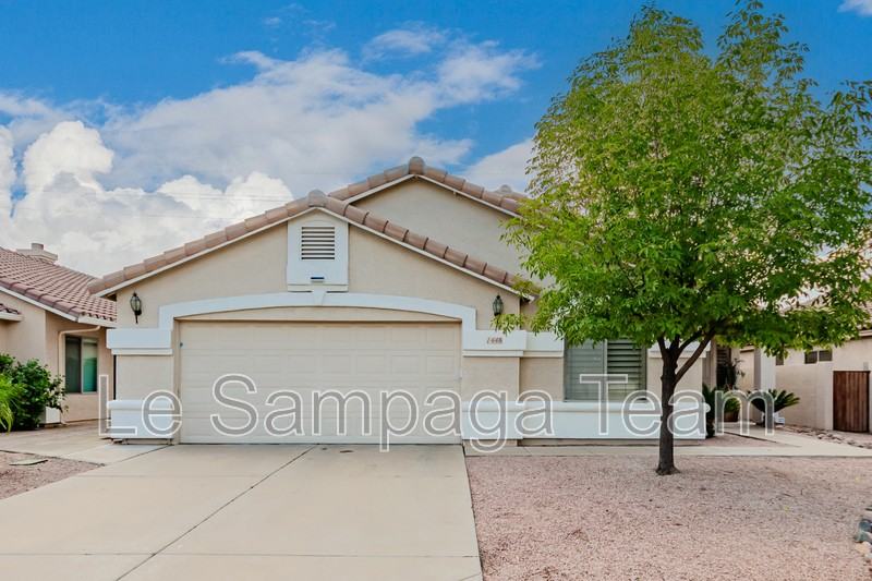 1448 N Saddle St - Photo 2 of 26