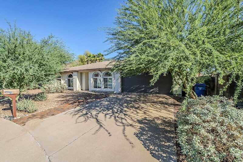 10207 S 43rd Pl - Photo 2 of 40