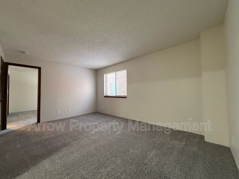 1421 D St - Photo 3 of 10
