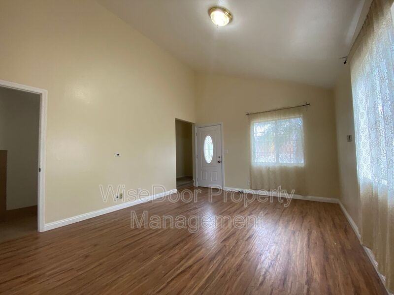 123 Albert St - Photo 4 of 14