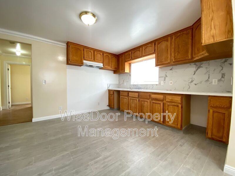 123 Albert St - Photo 5 of 14