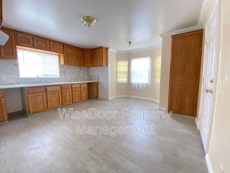 123 Albert St - Photo 6 of 14