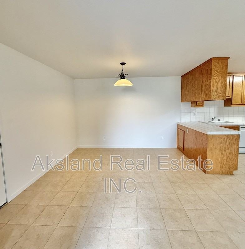 421 N Walnut Ave - Photo 7 of 22