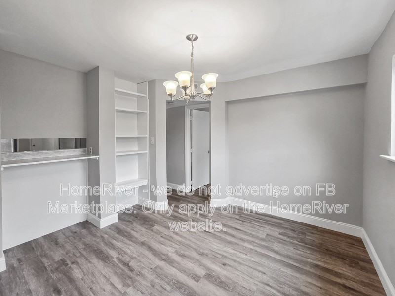 805 Cates St #9 - Photo 3 of 17