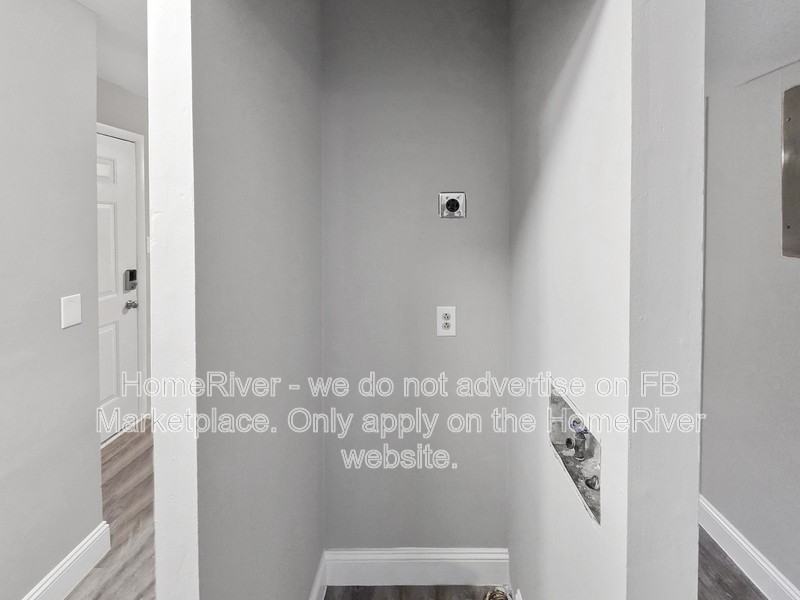 805 Cates St #9 - Photo 5 of 17