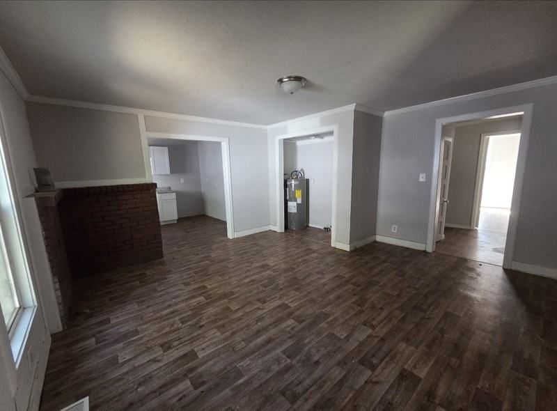 828 Grady St S - Photo 5 of 16