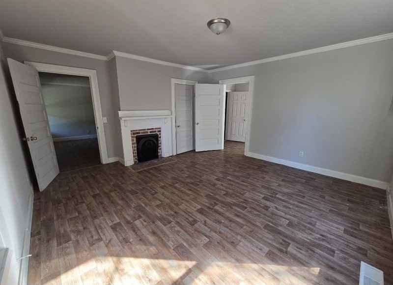 828 Grady St S - Photo 7 of 16