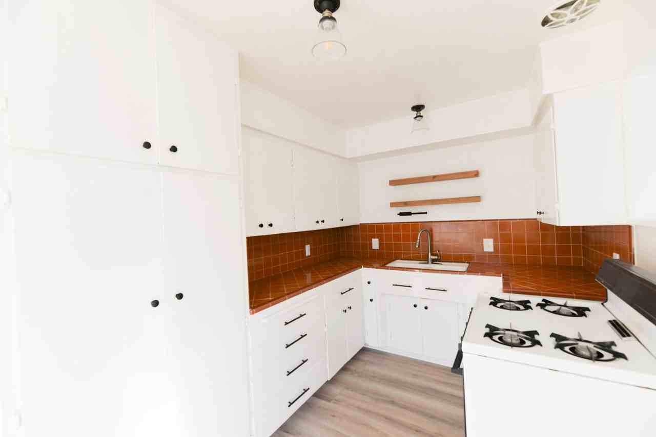 810 Buena Vista - Photo 3 of 18