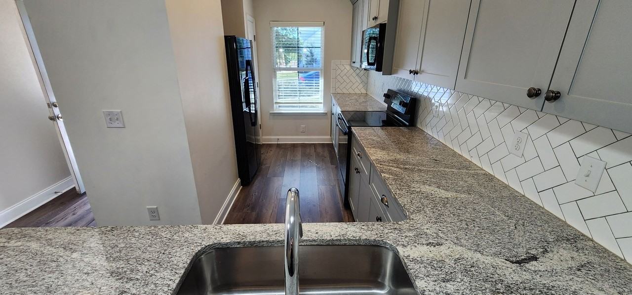 5308 Nikki Way - Photo 5 of 36