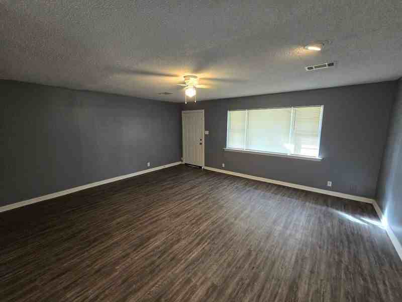 408 Hill St - Photo 3 of 16