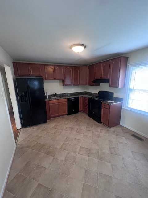 41 John E Mann St - Photo 4 of 11