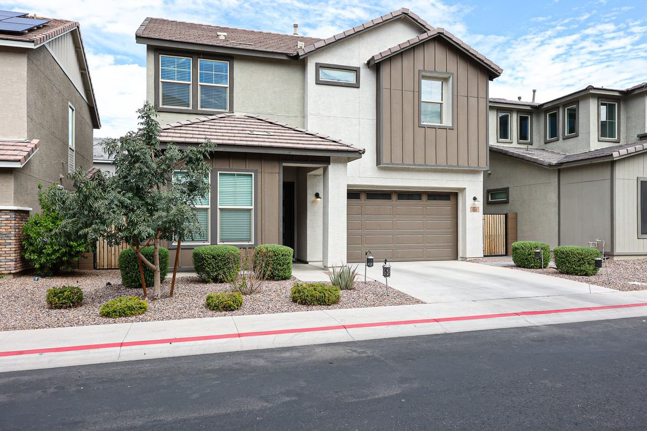 640 W Winchester Dr - Photo 4 of 34