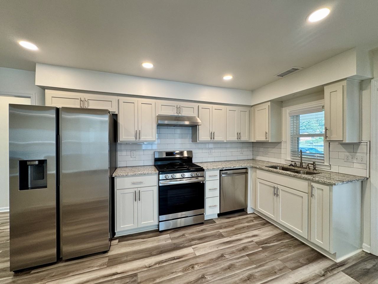 1430 Floyd Rd - Photo 4 of 13