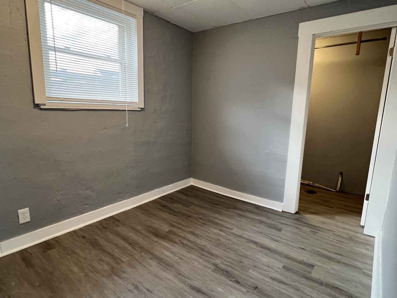 518 S State Ave - Photo 7 of 11