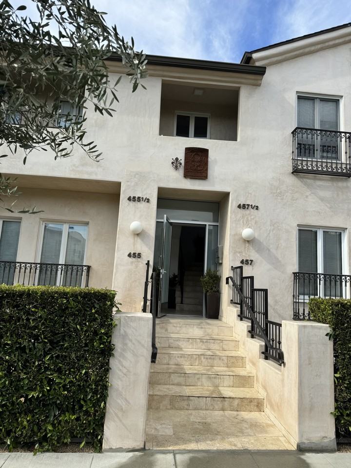 455 N Spaulding Ave #1 - Photo 4 of 26