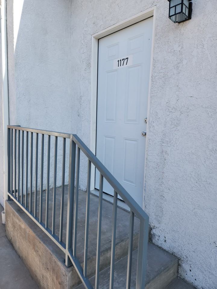 1177 E 41st Pl #NA - Photo 4 of 11