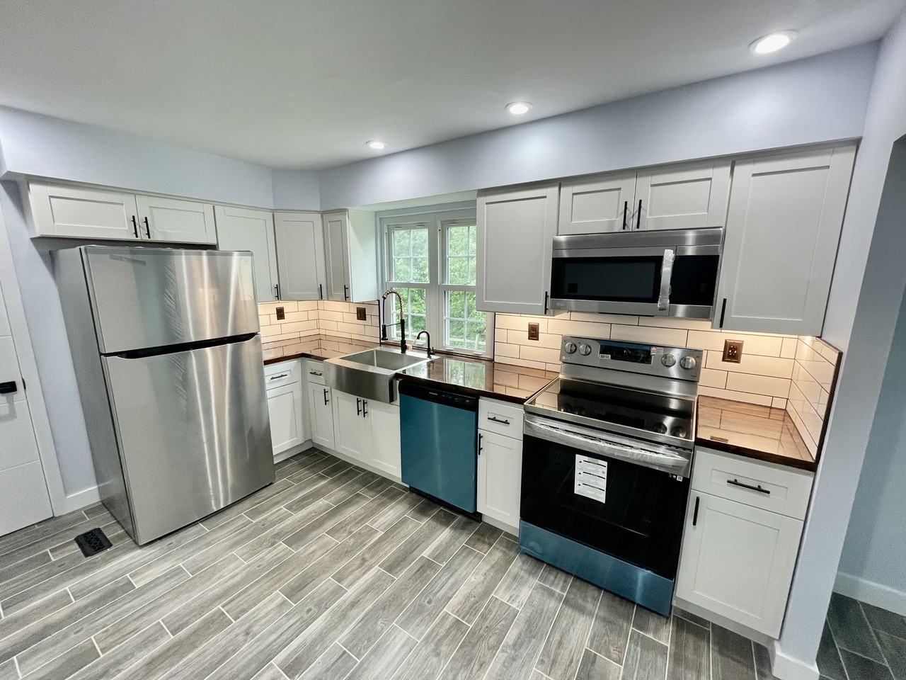 1616 Windsor Ct #NA - Photo 2 of 10