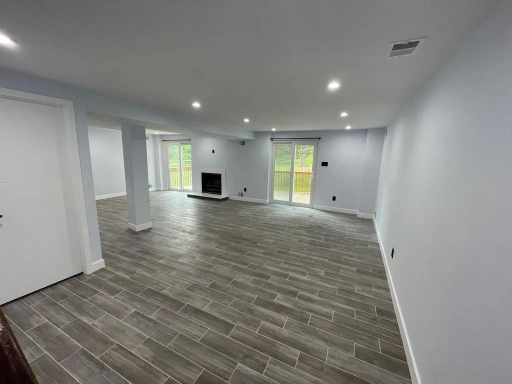 1616 Windsor Ct #NA - Photo 4 of 10