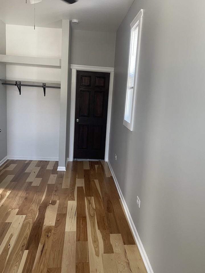 2339 South Sacramento Avenue #3R - Photo 6 of 8