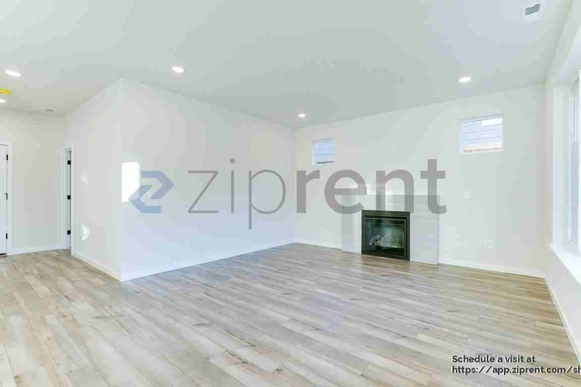 3915 Mccormick Village Dr - Photo 6 of 29