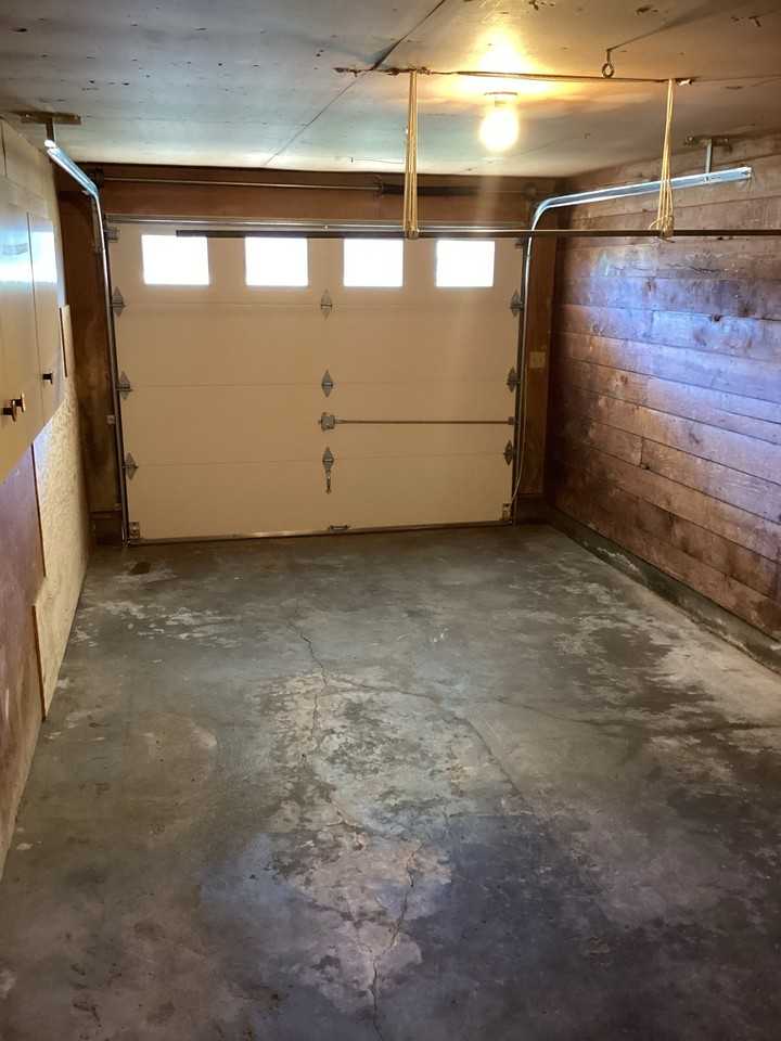 525 Northeast 8th Street - Photo 7 of 17