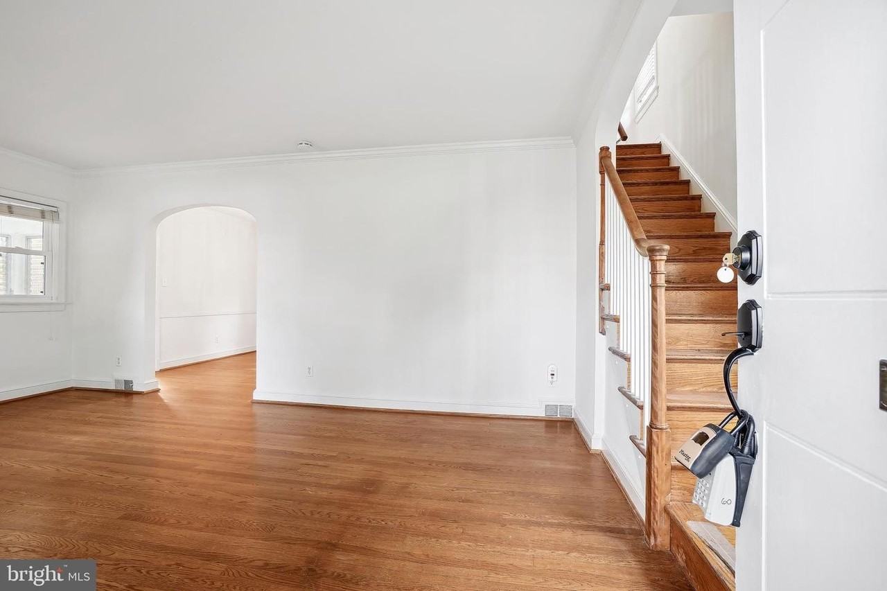 7000 Exeter Rd - Photo 4 of 31