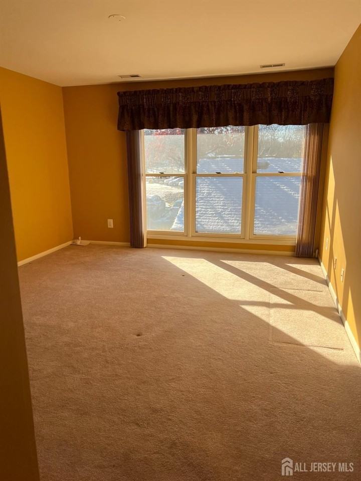 92 Heather Ct - Photo 2 of 8