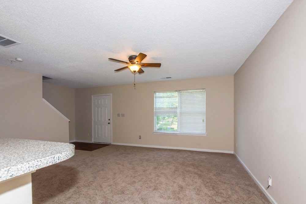 10626 Coulport Ln - Photo 5 of 15