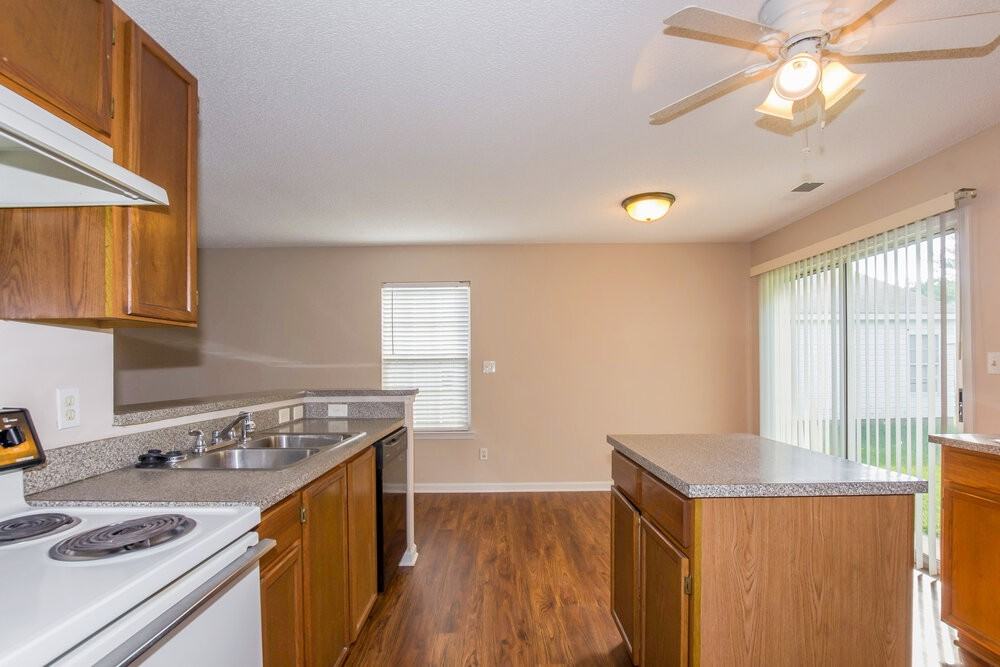 10626 Coulport Ln - Photo 6 of 15
