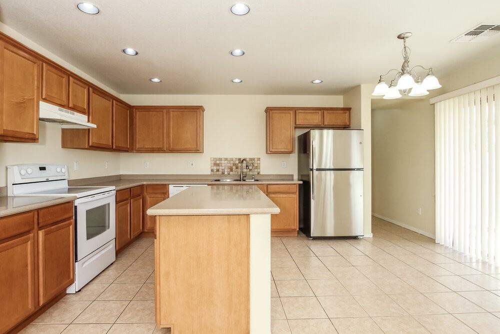1360 E Clifton Ave - Photo 7 of 17