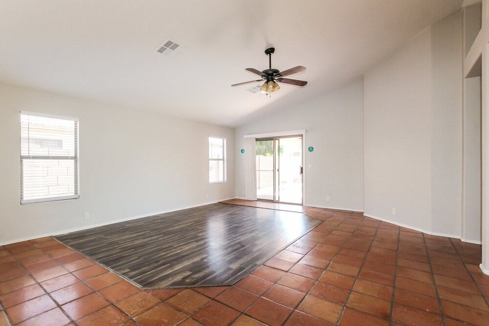 8631 W Fargo Dr - Photo 4 of 16
