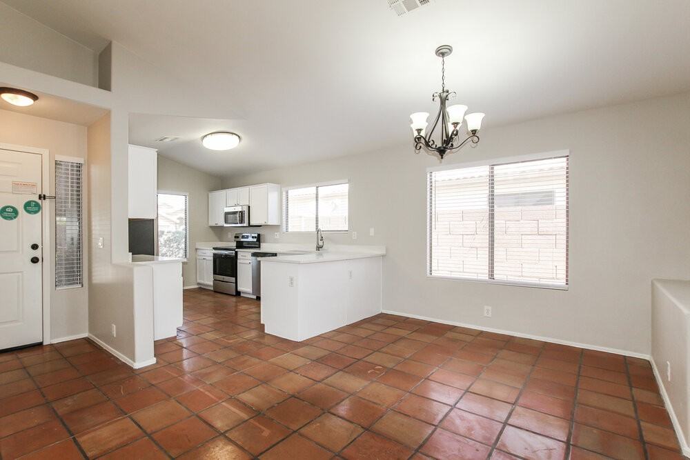 8631 W Fargo Dr - Photo 5 of 16