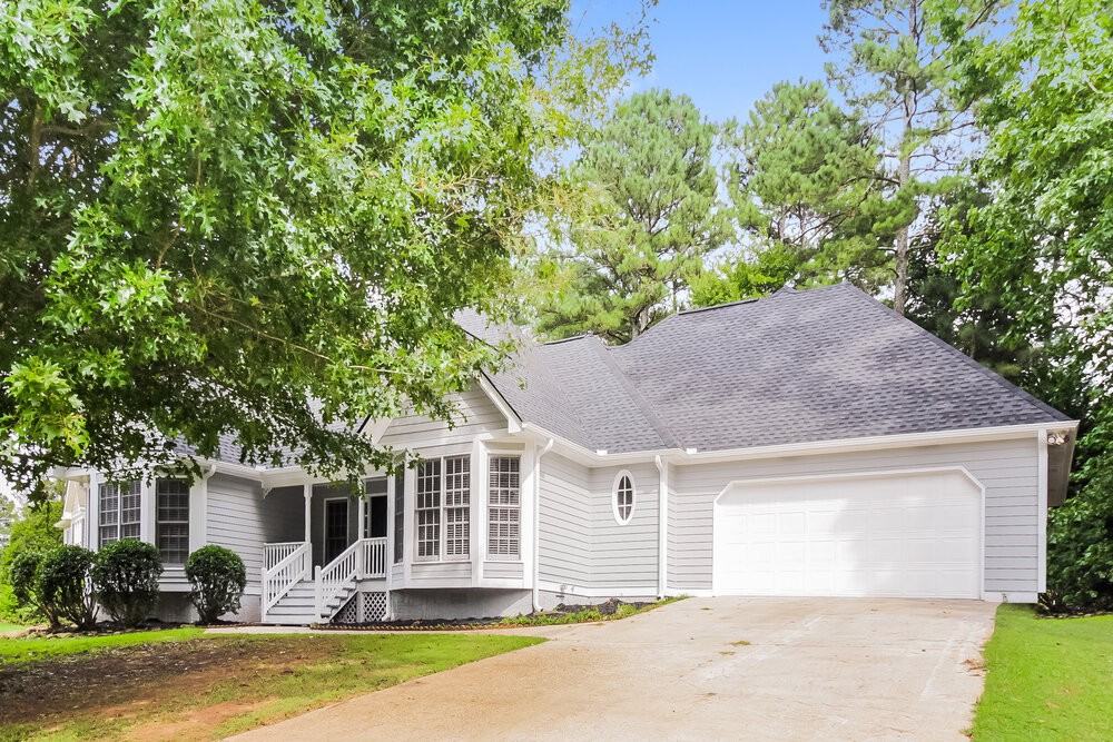 51 Abbey Ln - Photo 3 of 16