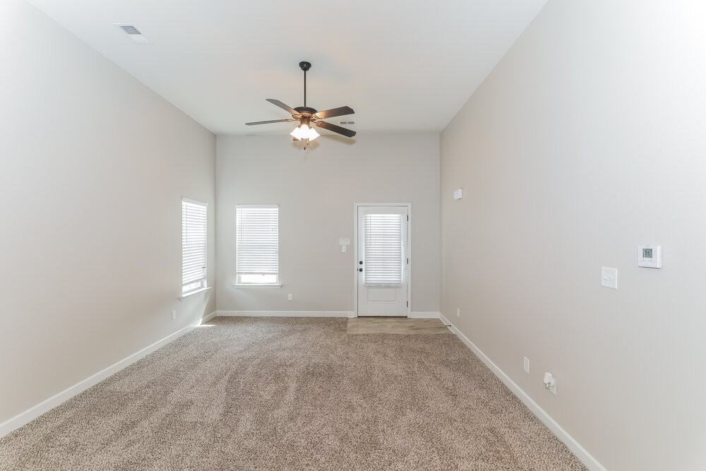 7911 Hemlock Dr - Photo 2 of 15