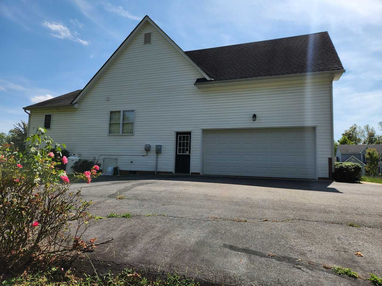 312 Abbey Court - Photo 2 of 14