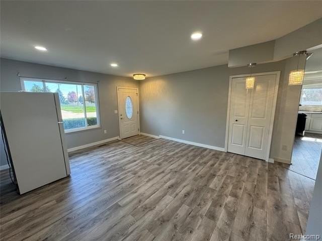 43005 Freeport Dr - Photo 4 of 25