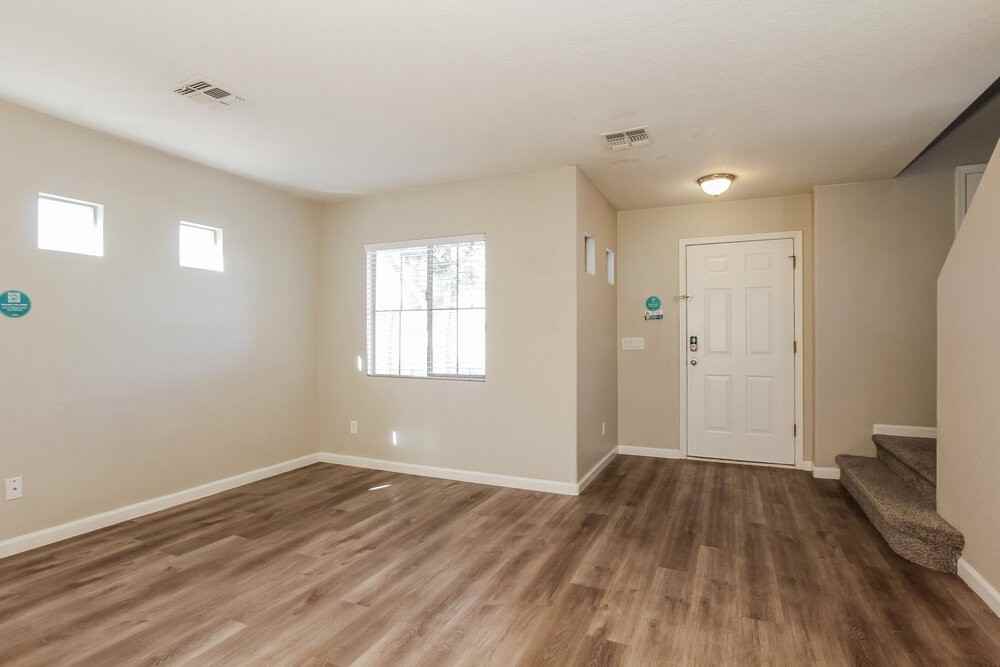 8345 West Hughes Drive - Photo 4 of 18