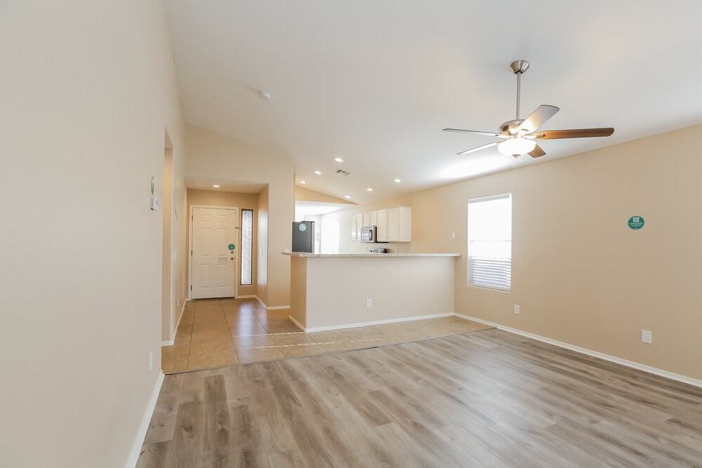 10859 W Windsor Ave - Photo 3 of 16