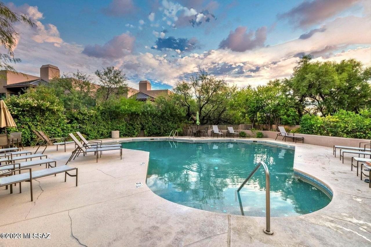 6655 North Cayyon Crest Drive #12272