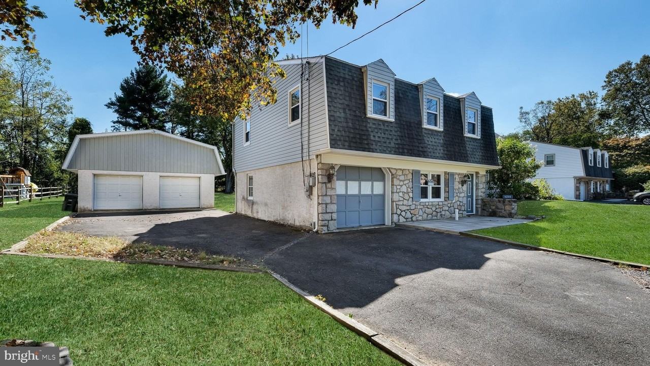 1233 Spencer Rd - Photo 3 of 45