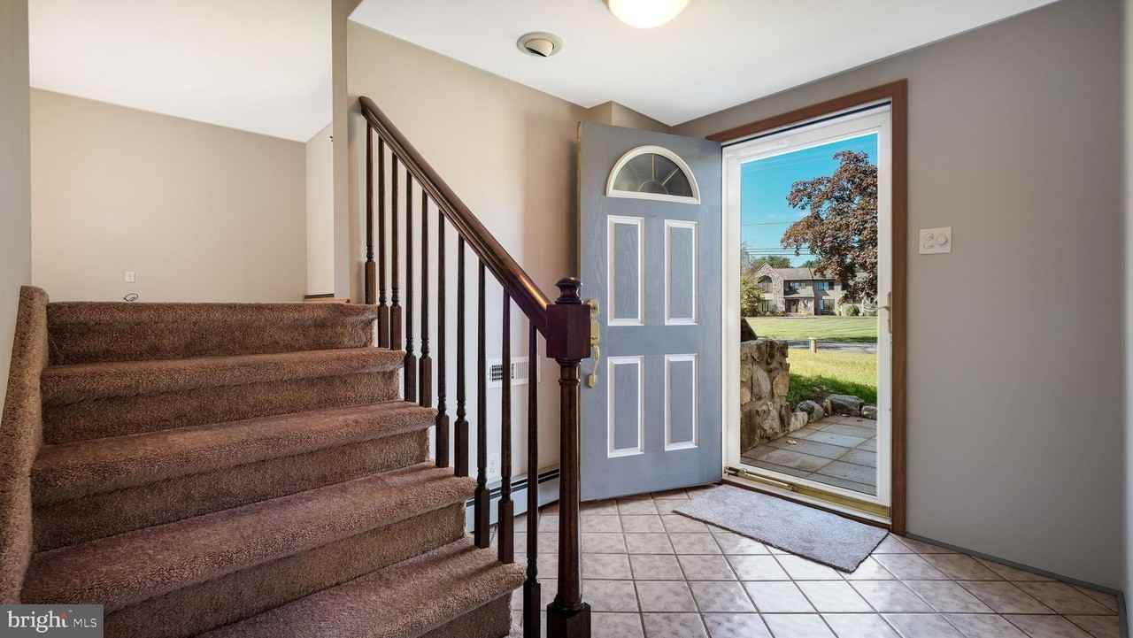 1233 Spencer Rd - Photo 7 of 45