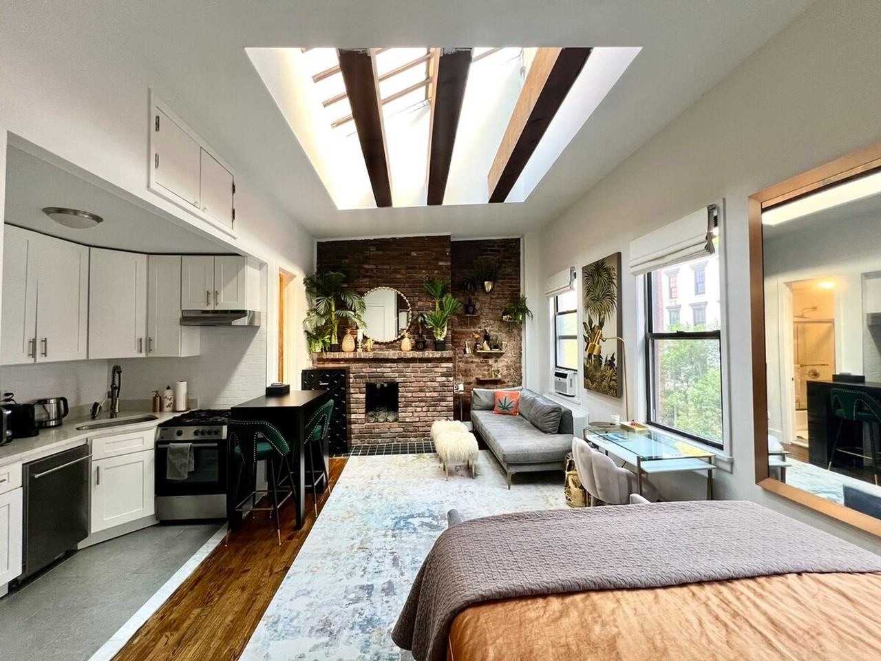 329 W 19th St #1318248P - Photo 4 of 17