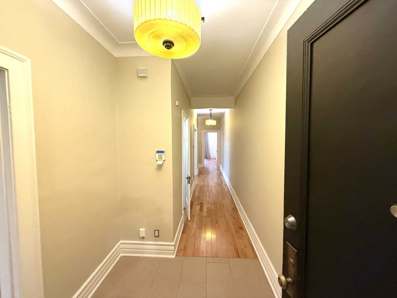 4775 Rue Sherbrooke Ouest #3 - Photo 2 of 12