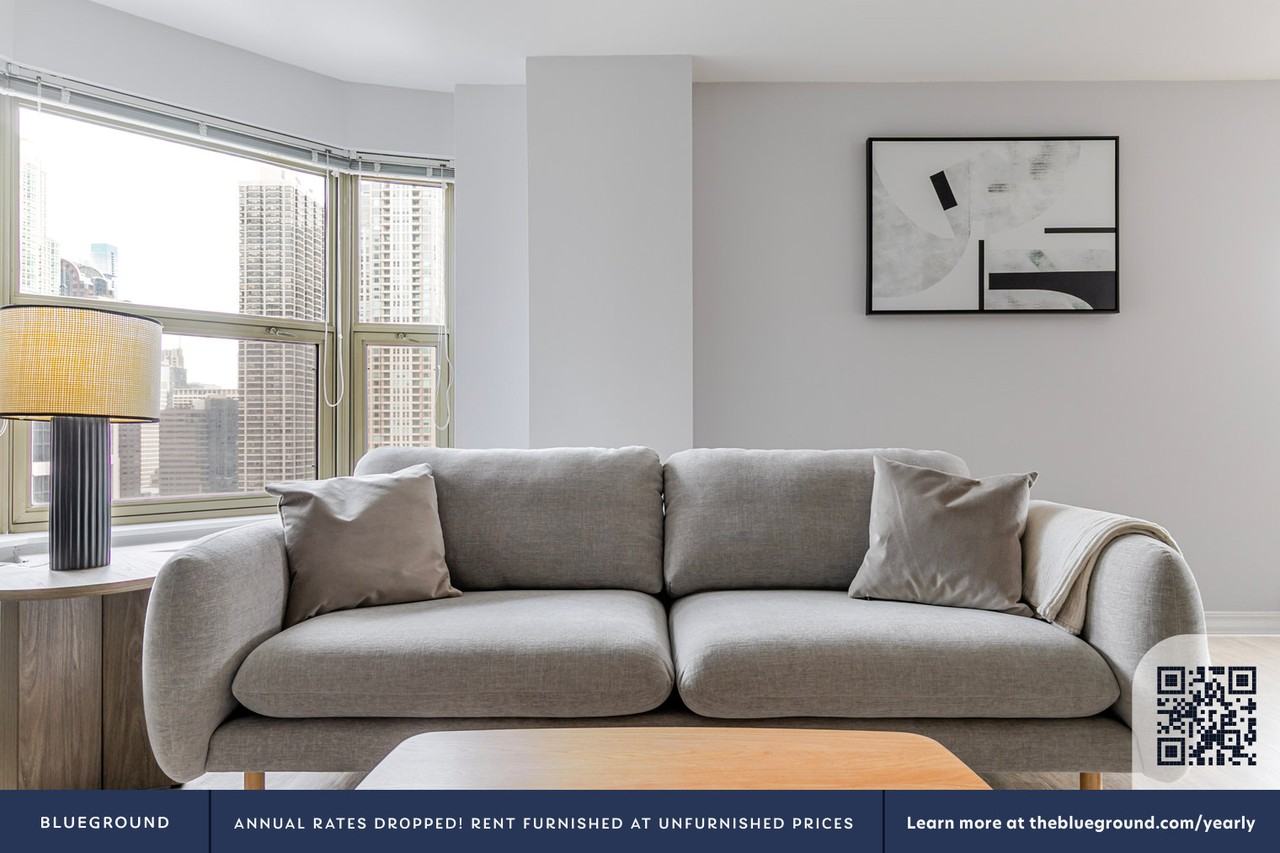 8 West Chestnut Street - Photo 4 of 26