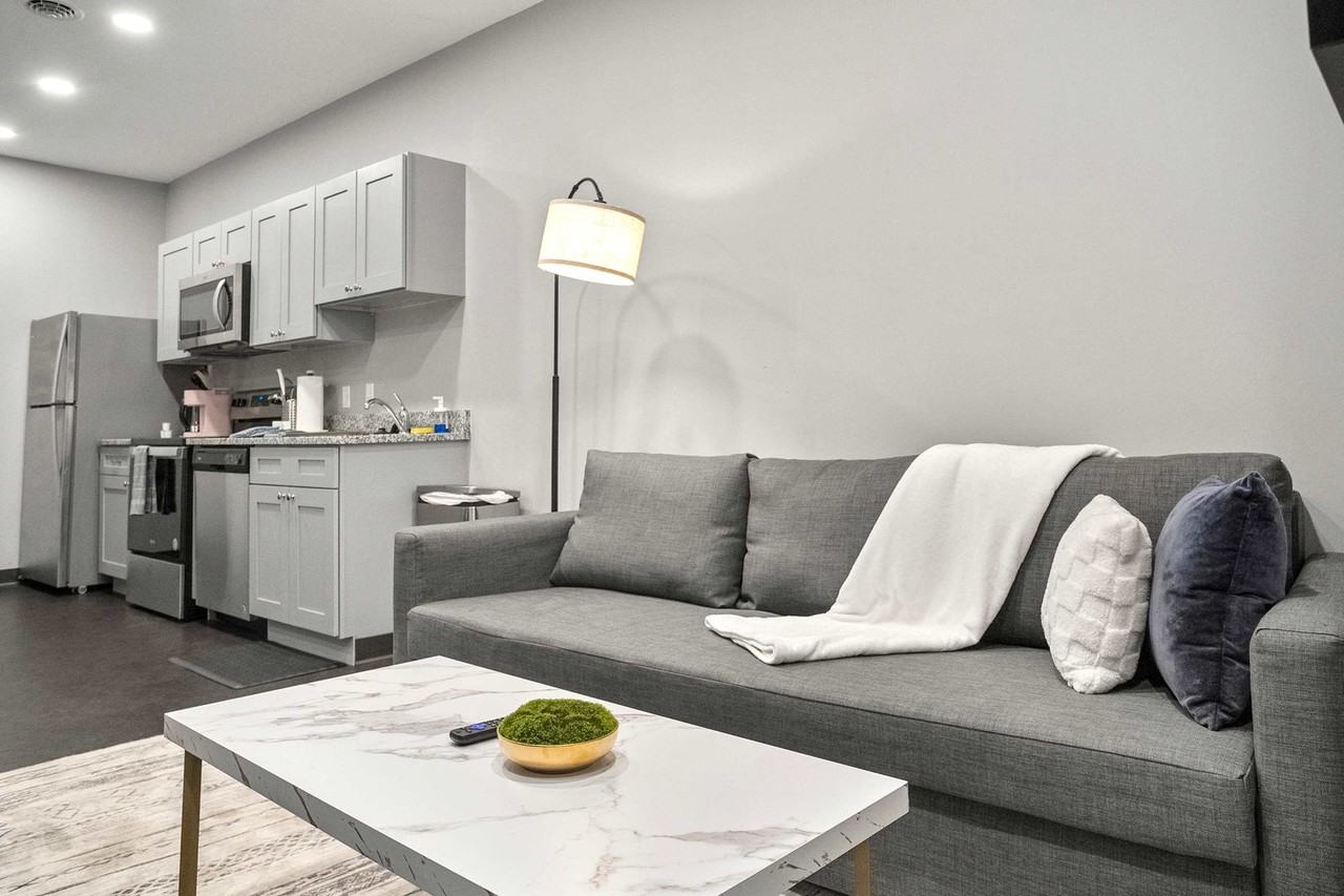 800 Penn Ave #1382974P - Photo 3 of 17