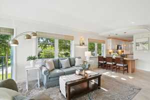 featured image of 636 Broad Ave S